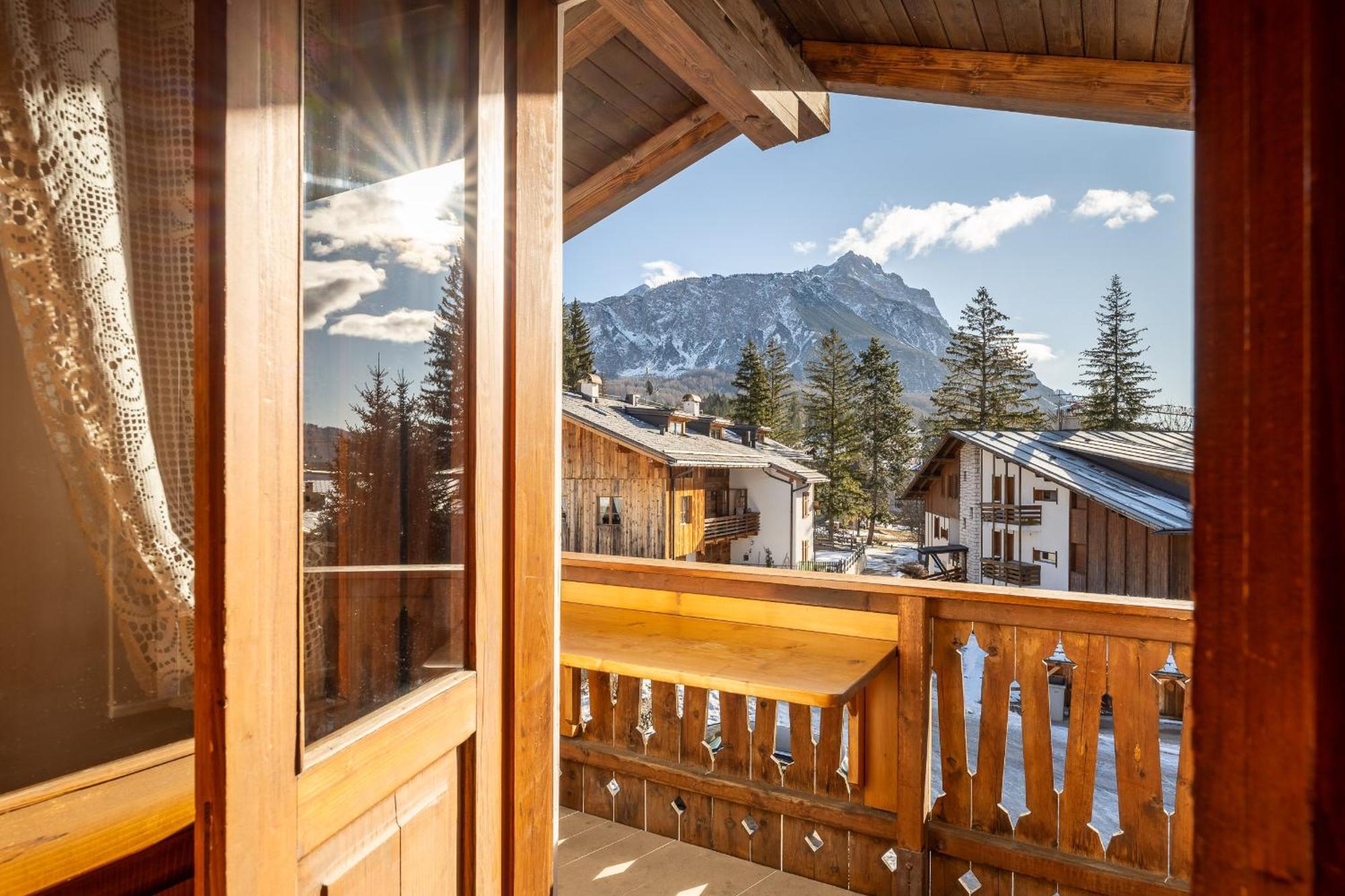 Attico Lodge コルティーナ・ダンペッツォ エクステリア 写真